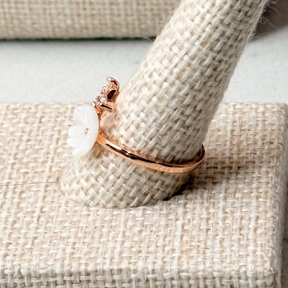 Hollywood Sensation Adjustable Cherry Blossom Ring size 6 - Picture 3 of 5